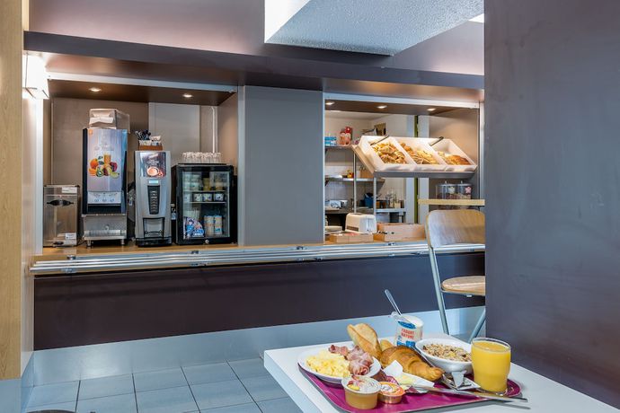 Imagen del bar/restaurante del Hotel B&B Bordeaux Sud. Foto 2