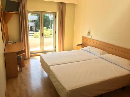 Imagen de la habitación del Hotel B&B Braga Lamacaes. Foto 6