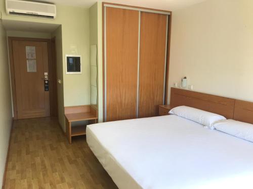 Imagen de la habitación del Hotel B&B Braga Lamacaes. Foto 7