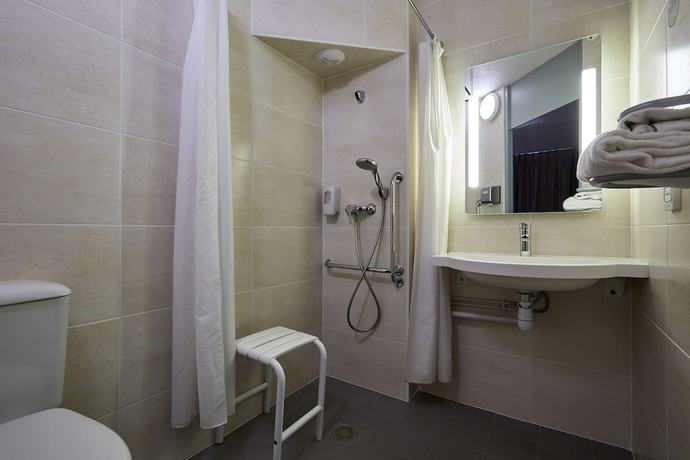 Imagen de la habitación del Hotel B&B Caen Mémorial. Foto 6