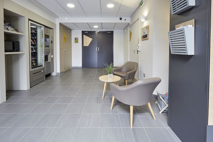 Imagen de los interiores del Hotel B&B Caen Mémorial. Foto 20