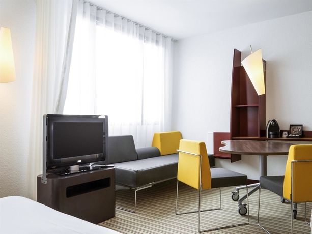 Imagen de la habitación del Hotel B&B Calais Terminal Cit&eacute; de l'Europe 4 &eacute;toiles. Foto 8