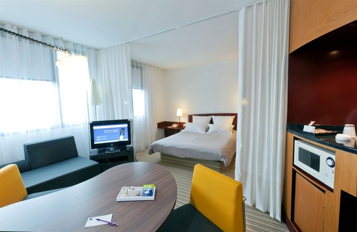 Imagen de la habitación del Hotel B&B Calais Terminal Cit&eacute; de l'Europe 4 &eacute;toiles. Foto 9