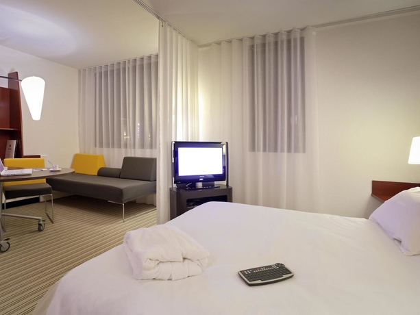 Imagen de la habitación del Hotel B&B Calais Terminal Cit&eacute; de l'Europe 4 &eacute;toiles. Foto 13