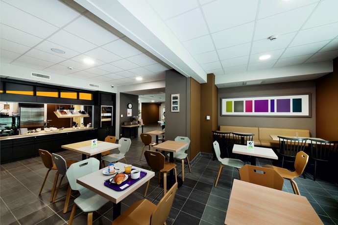 Imagen del bar/restaurante del Hotel B&B Castres Centre Gambetta. Foto 5