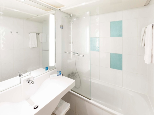 Imagen de la habitación del Hotel B&B Cergy Port 4 étoiles. Foto 9