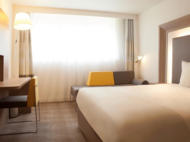 Imagen de la habitación del Hotel B&B Cergy Port 4 étoiles. Foto 10