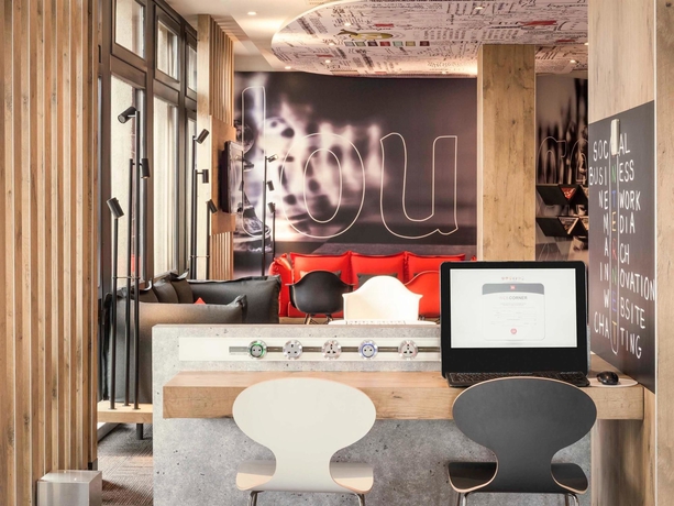 Imagen del bar/restaurante del Hotel B&B Chartres Centre Cathédrale. Foto 3