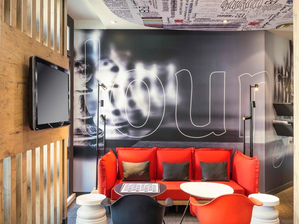 Imagen del bar/restaurante del Hotel B&B Chartres Centre Cathédrale. Foto 5