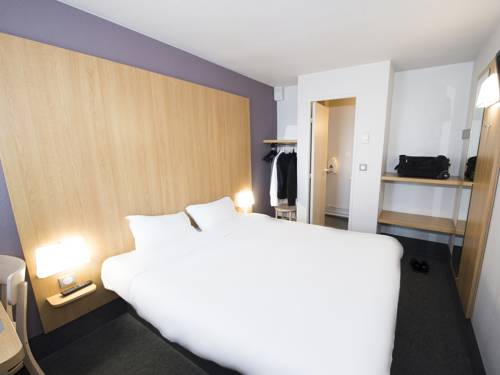 Imagen de la habitación del Hotel B&B Chateauroux A&eacute;roport. Foto 4