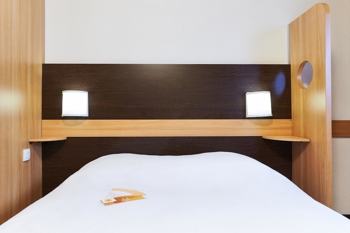 Imagen de la habitación del Hotel B&B Cholet Nord. Foto 17