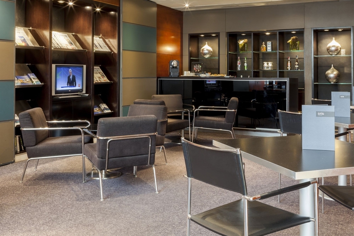 Imagen del bar/restaurante del Hotel B&B Ciudad de Lleida. Foto 5