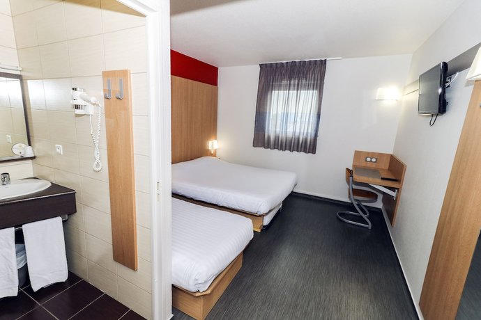 Imagen de la habitación del Hotel B&B Clermont Ferrand Sud Aubi&egrave;re. Foto 2