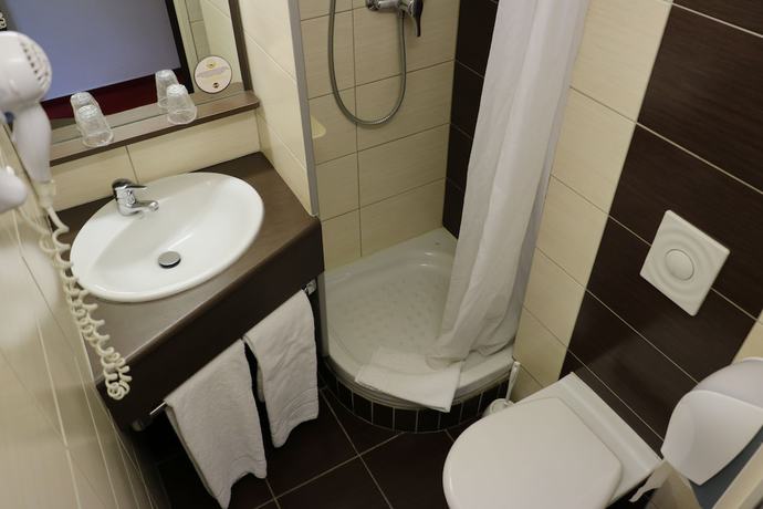 Imagen de la habitación del Hotel B&B Clermont Ferrand Sud Aubi&egrave;re. Foto 9