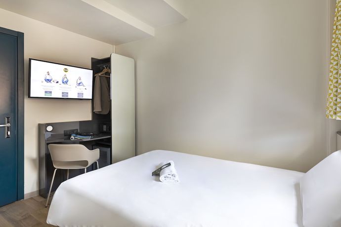 Imagen de la habitación del Hotel B&B Como City Center. Foto 2