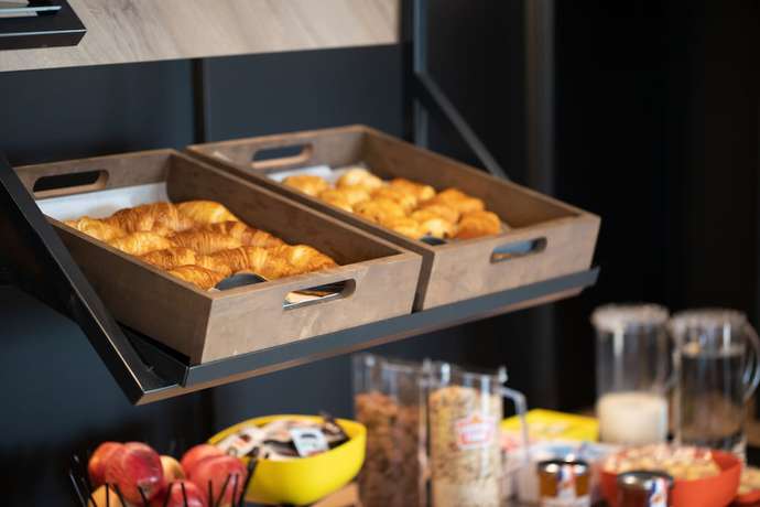 Imagen del bar/restaurante del Hotel B&B Compiègne. Foto 3