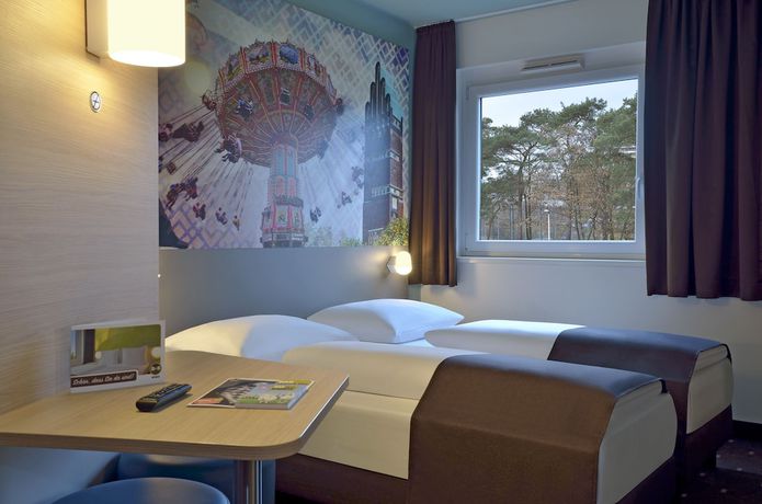 Imagen de la habitación del Hotel B&B Darmstadt. Foto 11