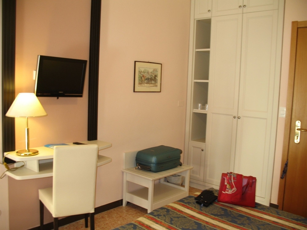 Imagen de los interiores del Hotel B&B Diano Marina Palace. Foto 12