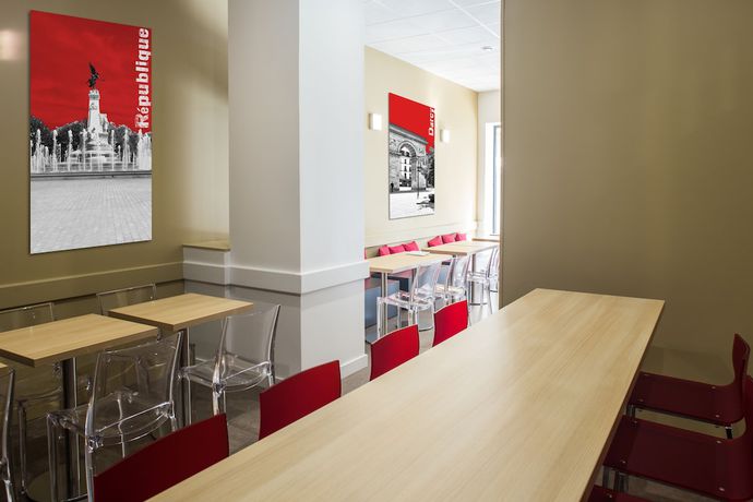 Imagen del bar/restaurante del Hotel B&B Dijon Centre. Foto 3