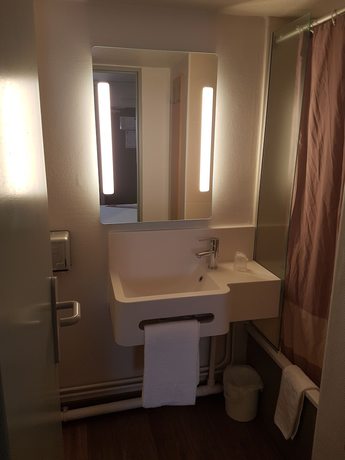 Imagen de la habitación del Hotel B&B Dijon Marsannay, Marsannay-la-C&ocirc;te. Foto 9