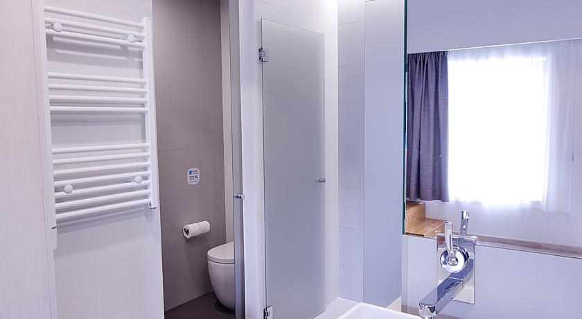 Imagen de la habitación del Hotel B&B Donostia San Sebastian Aeropuerto. Foto 4
