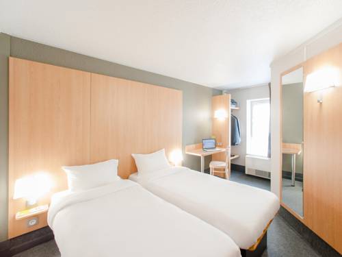 Imagen de la habitación del Hotel B&B Dreux Centre. Foto 4