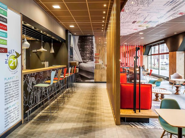 Imagen del bar/restaurante del Hotel B&B Düsseldorf-Hbf. Foto 12