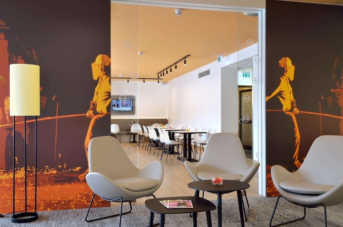Imagen de los interiores del Hotel B&B Essen. Foto 15