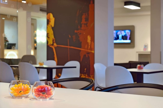 Imagen de los interiores del Hotel B&B Essen. Foto 18