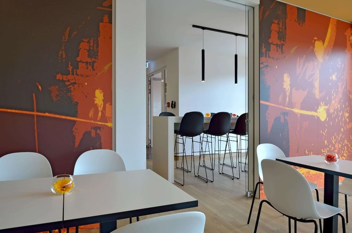 Imagen del bar/restaurante del Hotel B&B Essen. Foto 3