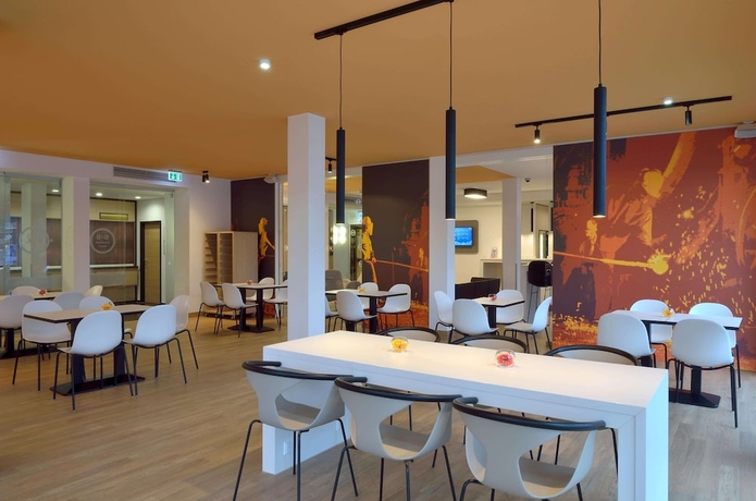 Imagen del bar/restaurante del Hotel B&B Essen. Foto 4