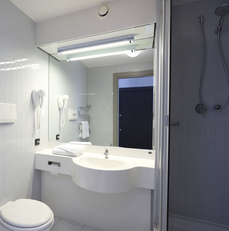 Imagen de la habitación del Hotel B&B Faenza. Foto 10