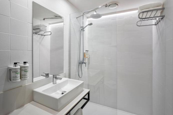 Imagen de la habitación del Hotel B&B Figueres. Foto 4