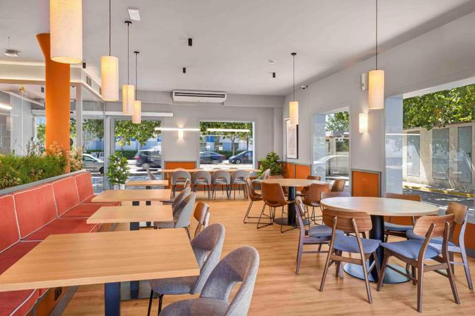 Imagen de los interiores del Hotel B&B Figueres. Foto 10