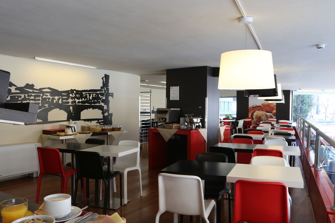 Imagen del bar/restaurante del Hotel B&B Firenze City Center. Foto 6