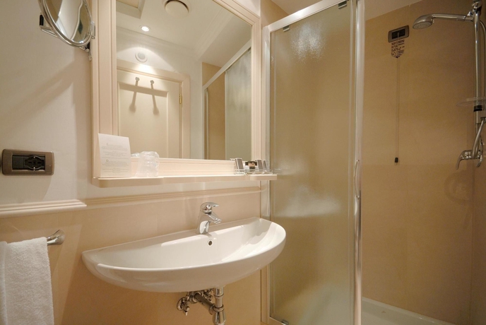 Imagen de la habitación del Hotel B&B Firenze Laurus al Duomo. Foto 10