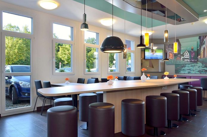 Imagen del bar/restaurante del Hotel B&B Freiburg-Nord. Foto 4