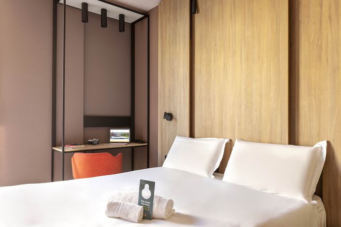 Imagen de la habitación del Hotel B&B Genova City Center. Foto 2