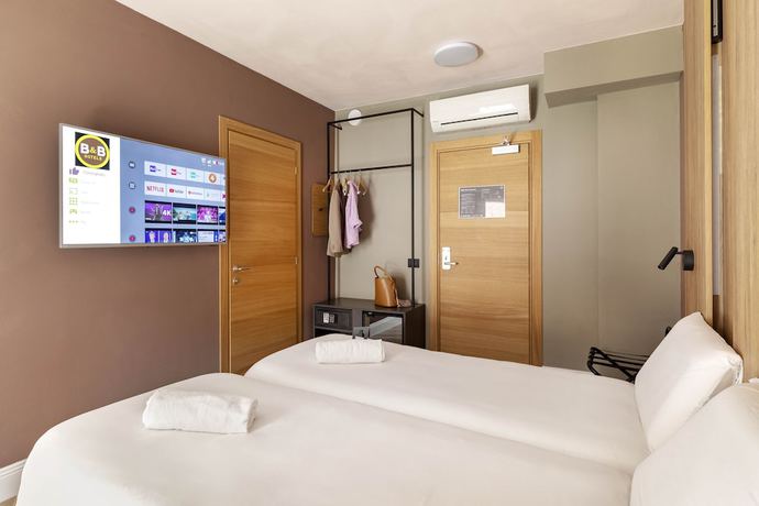 Imagen de la habitación del Hotel B&B Genova City Center. Foto 5