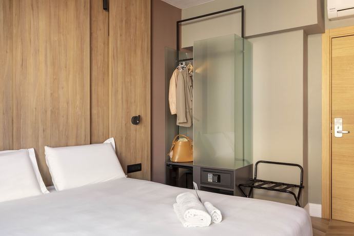 Imagen de la habitación del Hotel B&B Genova City Center. Foto 7