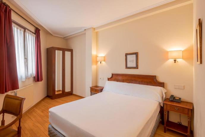 Imagen de la habitación del Hotel B&B Gij&oacute;n Centro Bego&ntilde;a. Foto 6