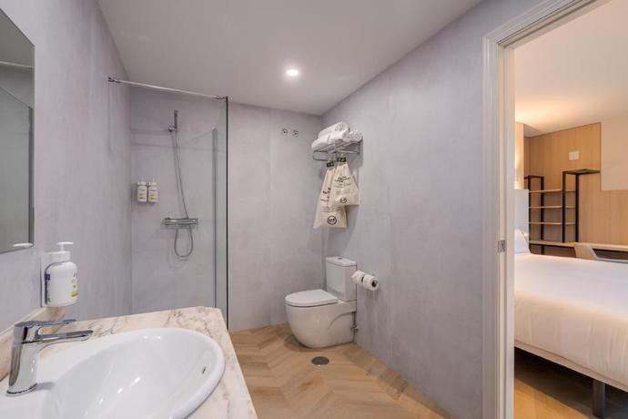 Imagen de la habitación del Hotel B&B Gij&oacute;n Centro Bego&ntilde;a. Foto 10