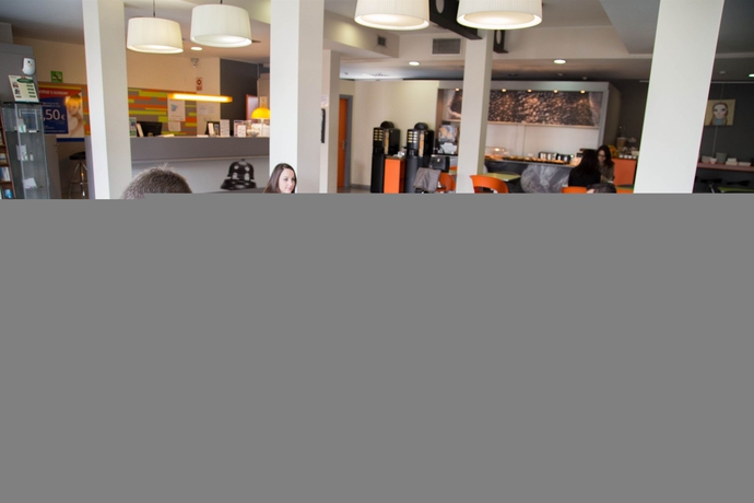 Imagen de los interiores del Hotel B&B Girona 2. Foto 15