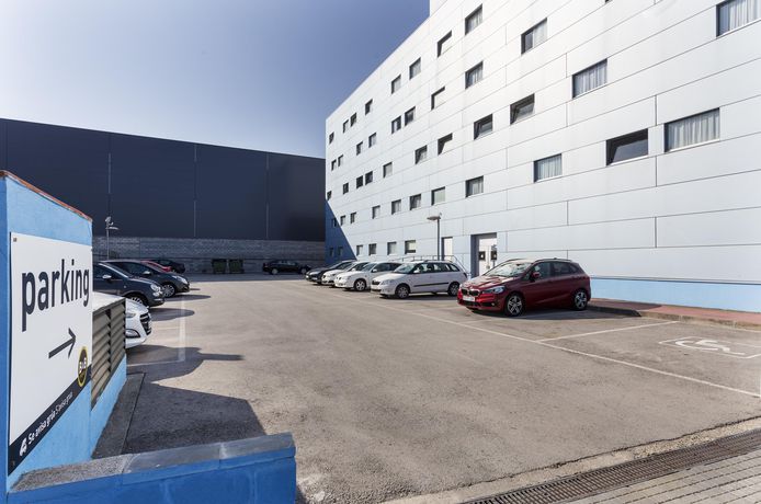 Imagen de los exteriores del Hotel B&B Girona 3. Foto 17