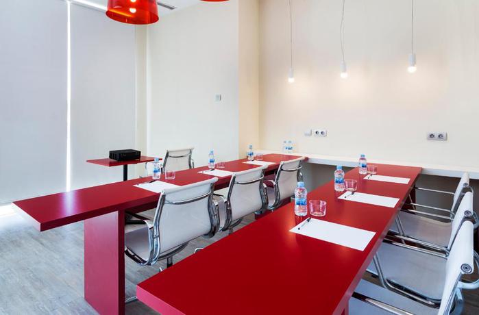 Imagen de los interiores del Hotel B&B Granada. Foto 11