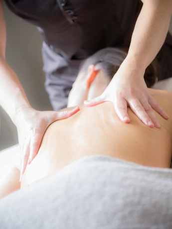 Imagen de la piscina del Hotel B&B HOME Brides-les-Bains Les 3 Vallées. Foto 14