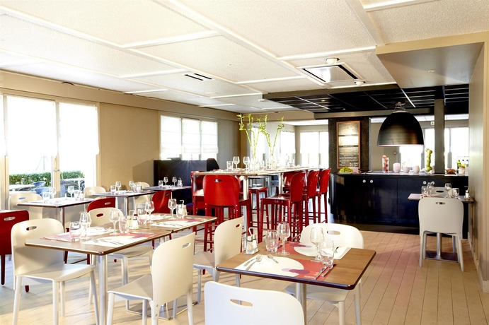 Imagen del bar/restaurante del Hotel B&B HOTEL Avignon Sud Parc des Expositions. Foto 5