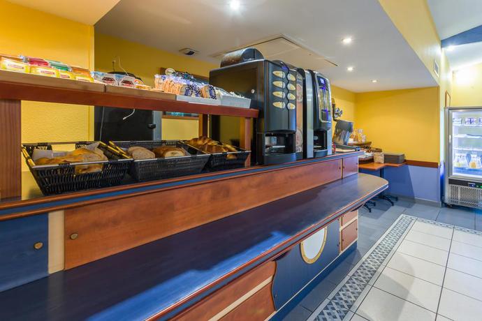 Imagen del bar/restaurante del Hotel B&B HOTEL Bordeaux M&eacute;rignac A&eacute;roport. Foto 5