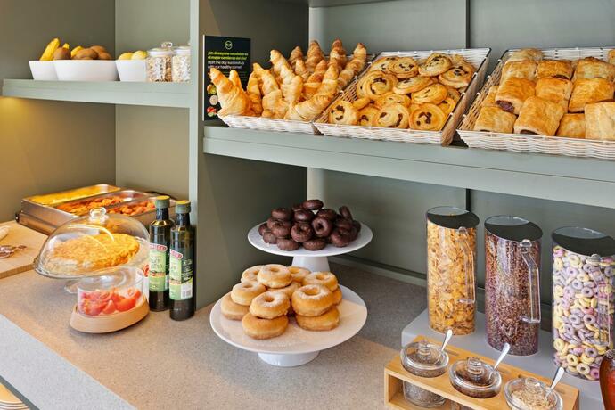 Imagen general del Hotel B&B HOTEL Castro Urdiales. Foto 18