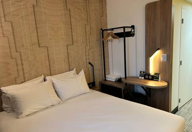 Imagen general del Hotel B&B HOTEL Cergy Saint-Christophe Gare. Foto 2